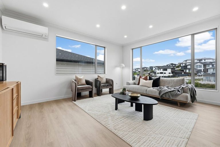 Photo of property in 6 Baumea Rise, Massey, Auckland, 0614