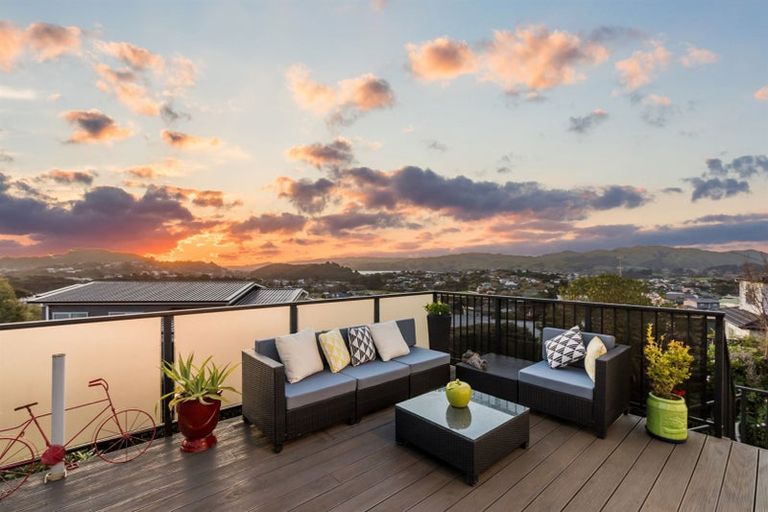 Photo of property in 62 Endeavour Drive, Whitby, Porirua, 5024