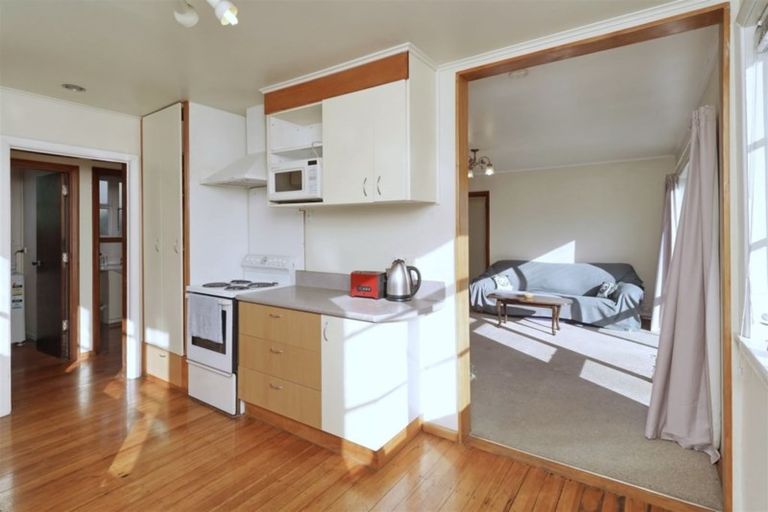 Photo of property in 2/7 Wilmot Street, Northcote, Christchurch, 8052