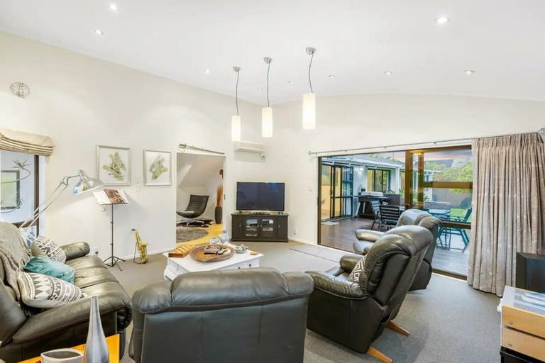 Photo of property in 58 Rosario Crescent, Red Beach, 0932