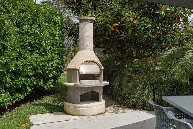 Photo of property in 11 Victoria Road, Westport, 7892