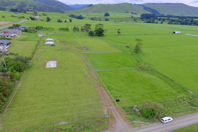 Photo of property in 98 Konini Street, Tokomaru, Palmerston North, 4474