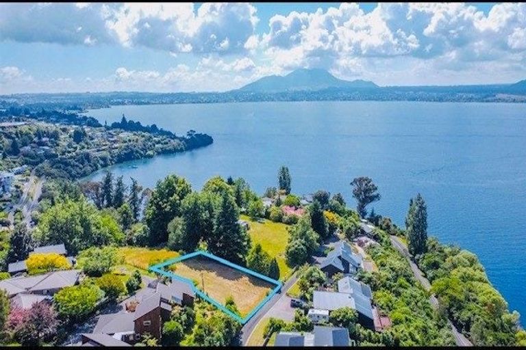 Photo of property in 14 Ewing Grove, Acacia Bay, Taupo, 3330