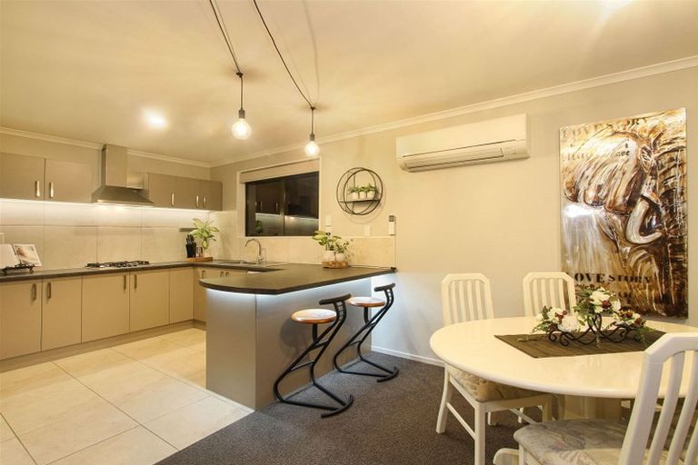 Photo of property in 25 Cape Vista Crescent, Pukekohe, 2120