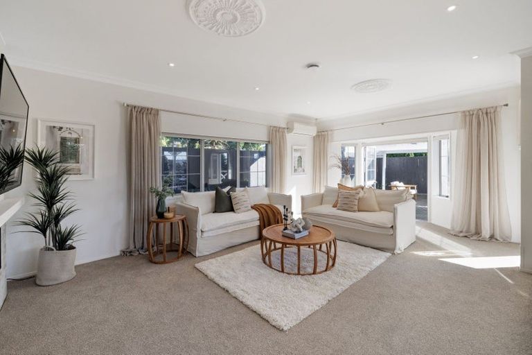 Photo of property in 384b Devonport Road, Tauranga South, Tauranga, 3112