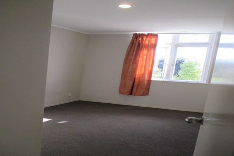 Photo of property in 40 Te Atatu Road, Te Atatu South, Auckland, 0610