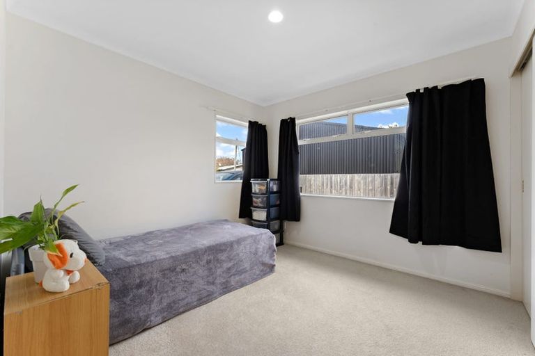 Photo of property in 1/64 Riverside Road, Orewa, 0931