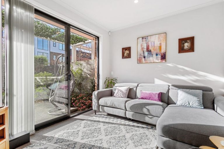 Photo of property in 10 Uku Lane, Hobsonville, Auckland, 0616