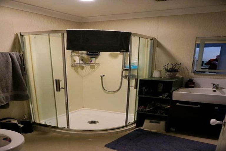 Photo of property in 2/13 Markham Place, Bucklands Beach, Auckland, 2012