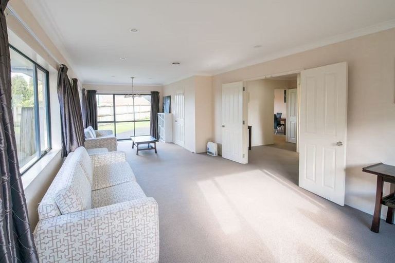 Photo of property in 14 Breon Place, Flat Bush, Auckland, 2016