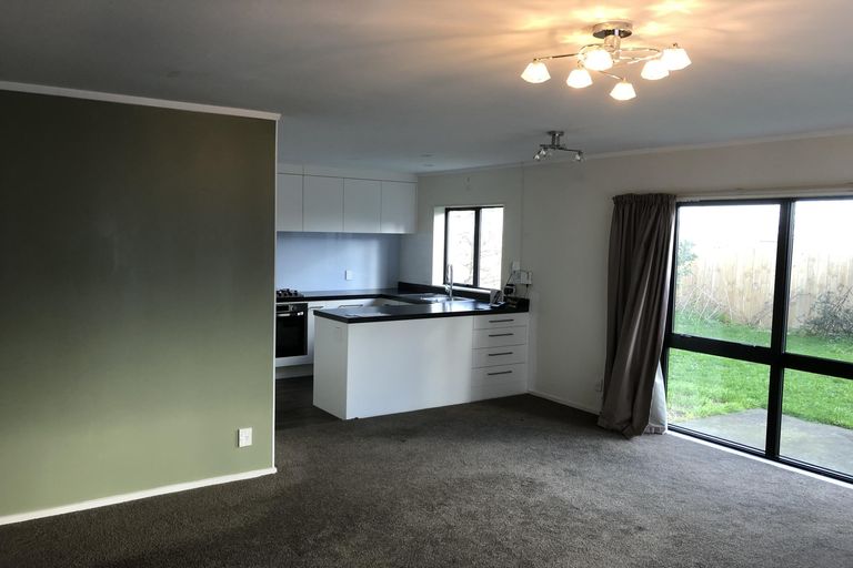 Photo of property in 8b Marama Crescent, Palmerston North, 4414