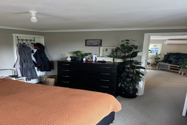 Photo of property in 26 Northland Road, Northland, Wellington, 6012