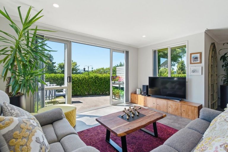 Photo of property in 1 Hanlow Place, Pyes Pa, Tauranga, 3112