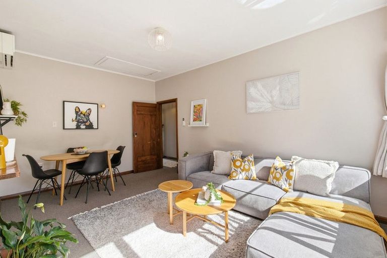 Photo of property in 16 Rodney Street, Northland, Wellington, 6012