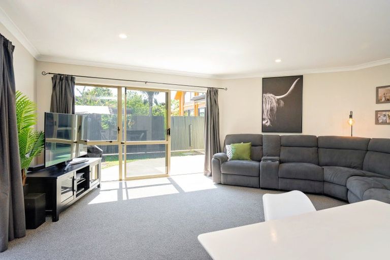 Photo of property in 9b Avenue Road, Greenmeadows, Napier, 4112
