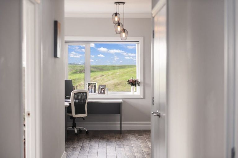 Photo of property in 52 Highland View Drive, Tokomaru, Palmerston North, 4474