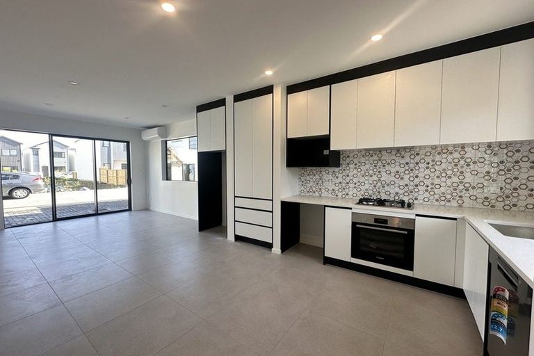 Photo of property in 11 Te Kaapia Road, Papakura, 2110