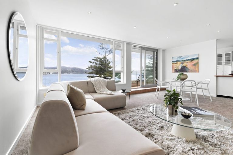 Photo of property in Oriana Apartments, 248 Oriental Parade, Oriental Bay, Wellington, 6011