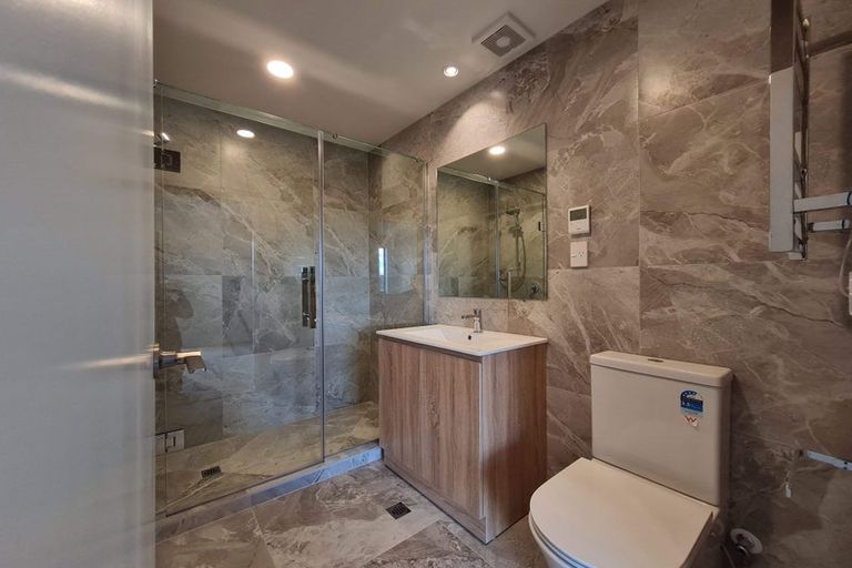 Photo of property in 12/200 Sunnynook Road, Totara Vale, Auckland, 0627