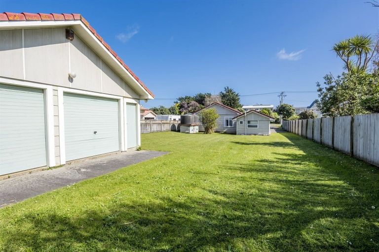 Photo of property in 114 Rua Avenue, Waitarere Beach, Levin, 5510