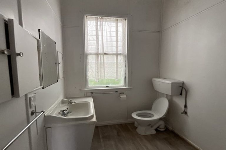 Photo of property in 22 Lawrence Street, Newtown, Wellington, 6021