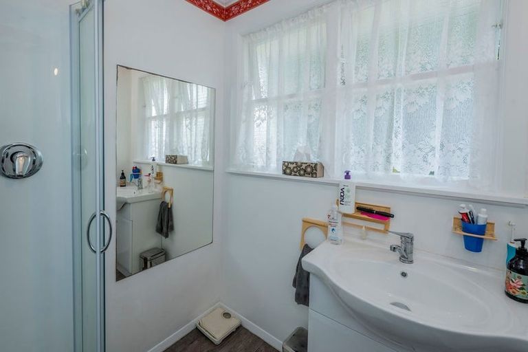 Photo of property in 88 Queen Street West, Levin, 5510