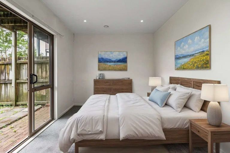 Photo of property in Lakeview Terrace, 17/14 Ambrico Place, New Lynn, Auckland, 0600