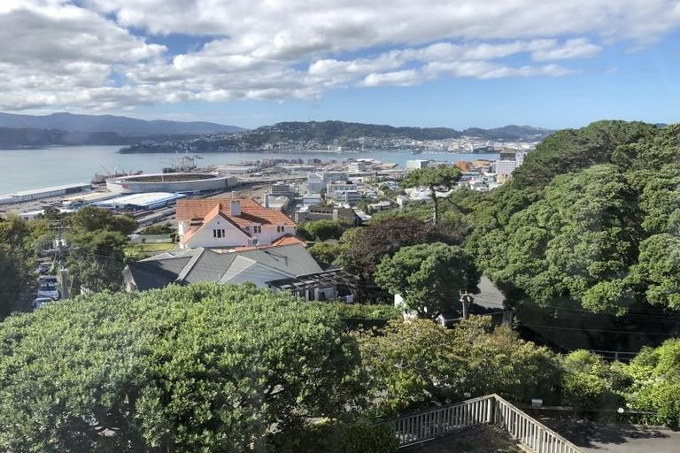 Photo of property in 9 Wadestown Road, Wadestown, Wellington, 6012