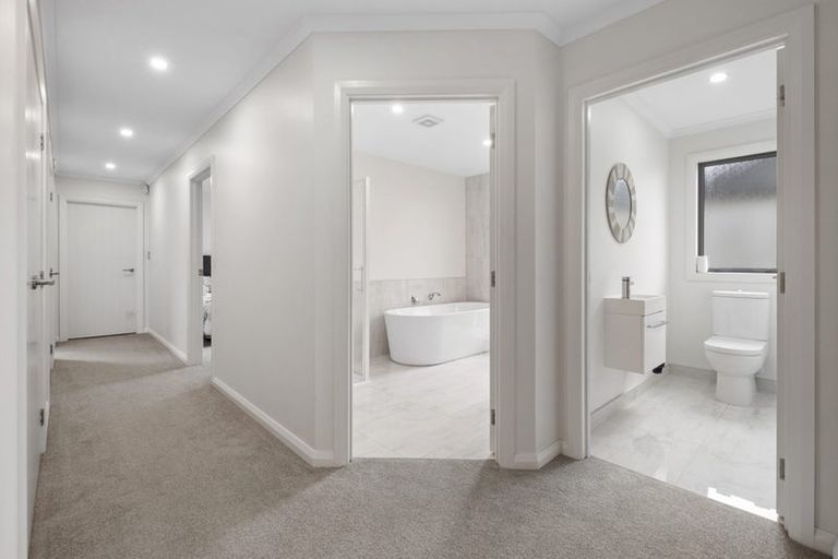 Photo of property in 27 Silicon Way, Fitzherbert, Palmerston North, 4410