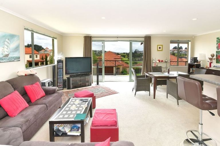 Photo of property in 11 Parkwood Crescent, Gulf Harbour, Whangaparaoa, 0930