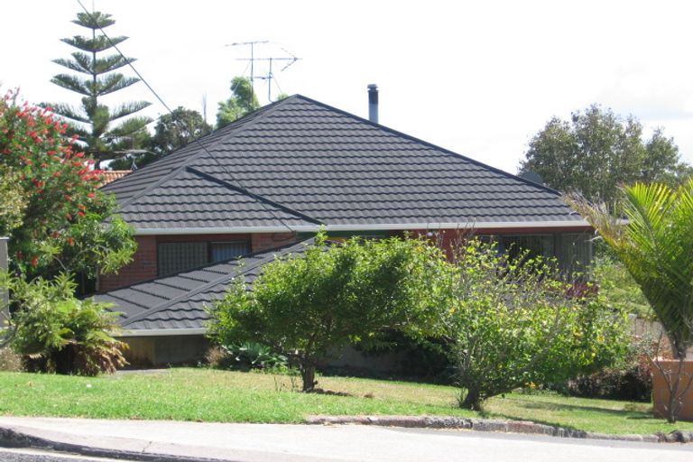 Photo of property in 2/4 Braemar Road, Rothesay Bay, Auckland, 0630