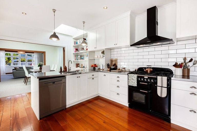 Photo of property in 13 Firth Terrace, Karori, Wellington, 6012