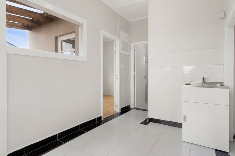 Photo of property in 40a Plunket Avenue, Papatoetoe, Auckland, 2104