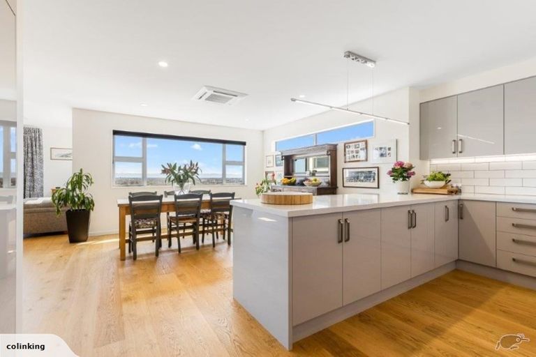 Photo of property in 28 Woodlau Rise, Huntsbury, Christchurch, 8022