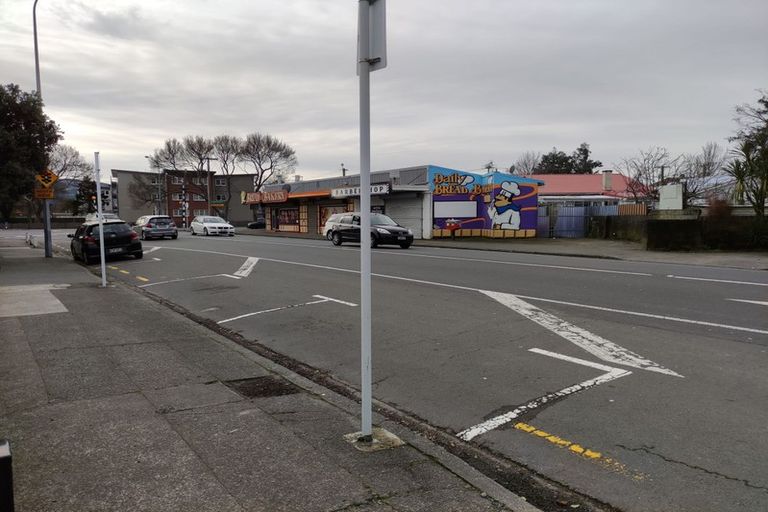 Photo of property in 2/4 Wainui Road, Waiwhetu, Lower Hutt, 5010