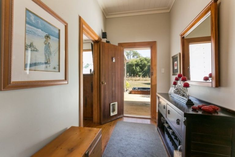 Photo of property in 2195 Waimarama Road, Waimarama, Havelock North, 4294