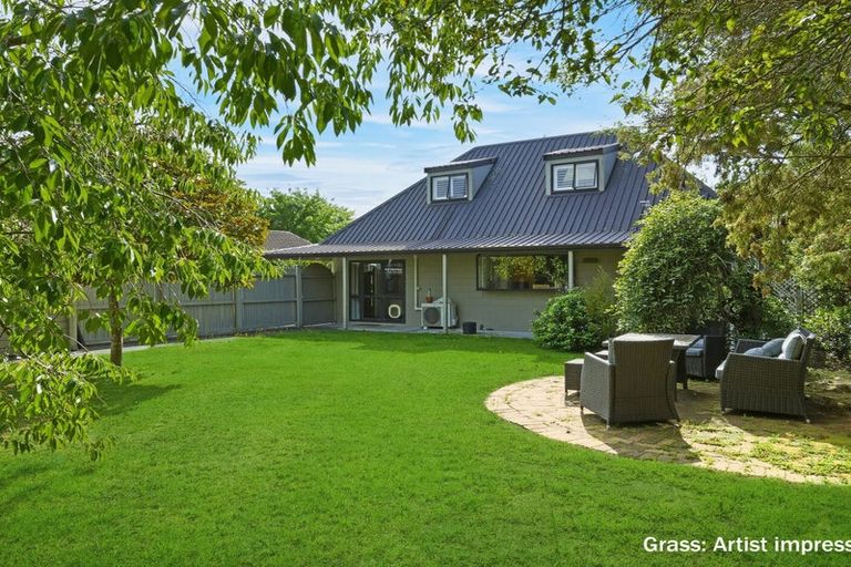 Photo of property in 105 Royal Park Drive, Parklands, Christchurch, 8083