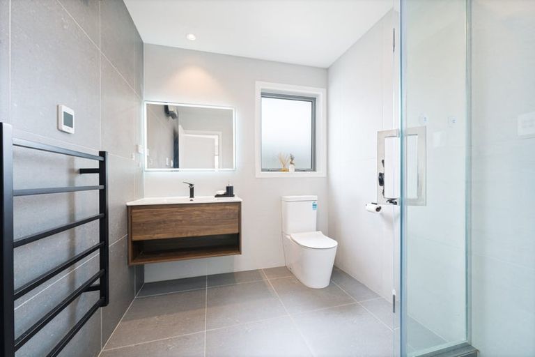 Photo of property in 24 Tarras Road, Kumeu, 0810