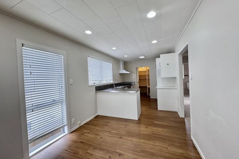 Photo of property in 16 Spinella Drive, Bayview, Auckland, 0629