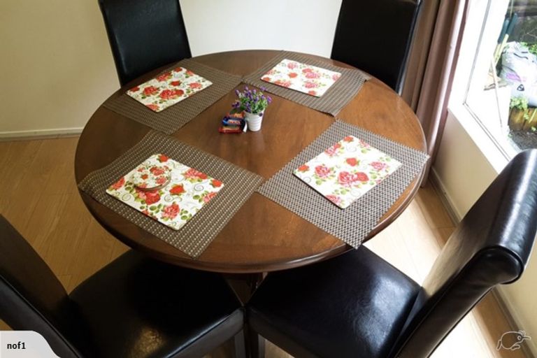 Photo of property in 9/18 Parr Terrace, Castor Bay, Auckland, 0620