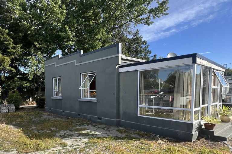 Photo of property in 9 Memorial Avenue, Ilam, Christchurch, 8053