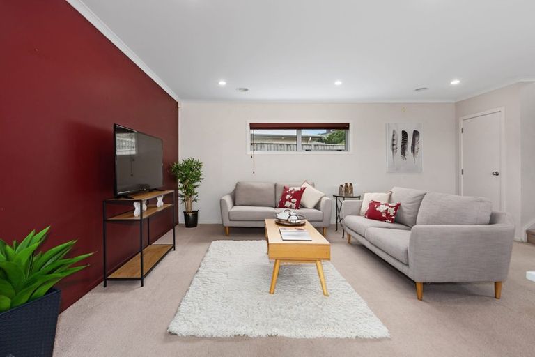 Photo of property in 15 Aspiring Terrace, Aotea, Porirua, 5024