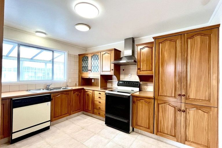 Photo of property in 56 Richards Avenue, Forrest Hill, Auckland, 0620