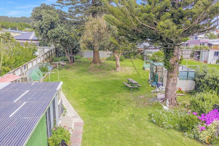 Photo of property in 27 Koputara Road, Himatangi Beach, Foxton, 4891