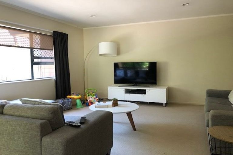 Photo of property in 14 Rosemary Avenue, Forrest Hill, Auckland, 0620