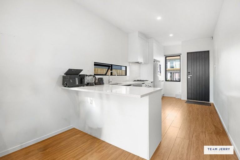Photo of property in 9 Kairakau Street, Takanini, 2110
