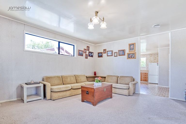 Photo of property in 87 Brunner Road, Glen Eden, Auckland, 0602