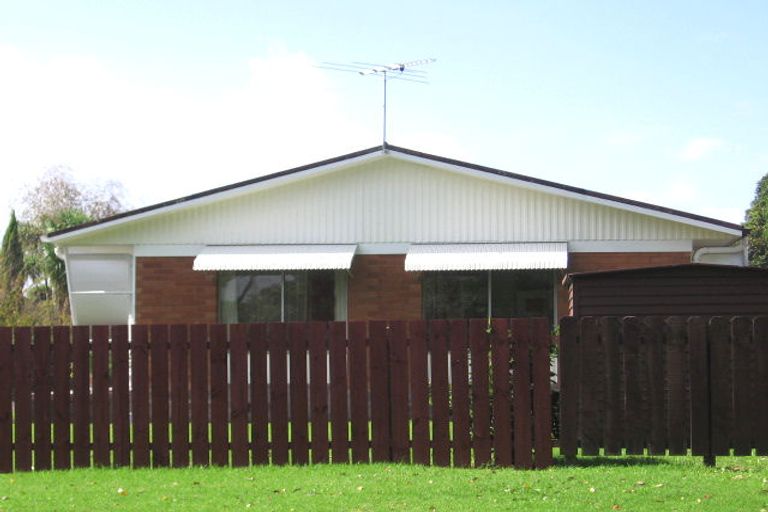 Photo of property in 1/3 Pinedale Place, Henderson, Auckland, 0610