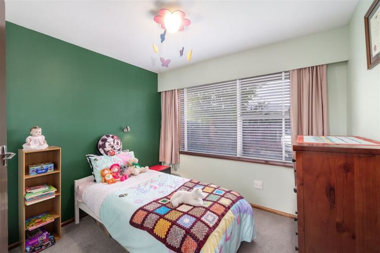 Photo of property in 17 Dellow Place, Spreydon, Christchurch, 8024