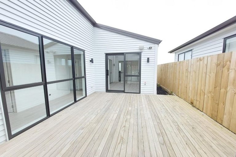 Photo of property in 67 Farranfore Road, Opaheke, Papakura, 2113